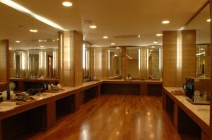 custom commercial mirrors