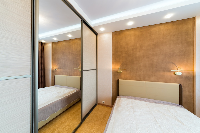 large bedroom mirror Gold Coast hotel